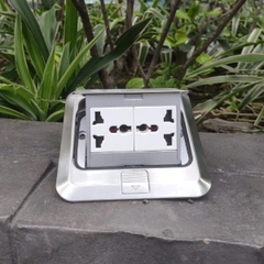 Ổ cắm âm sàn gồm 2 ổ cắm 3 chấu đa năng Simon ZD021080