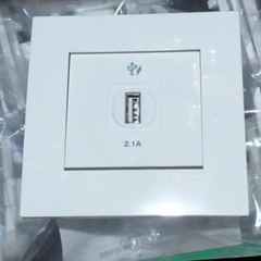 Bộ ổ cắm sạc USB đơn 2.1A Schneider Series Vivace KB31USB_WE