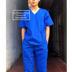 Bộ scrubs nam cộc tay màu Xanh Cô Ban - áo cổ tim đồng phục bệnh viện, phòng khám, spa, thẩm mỹ viện