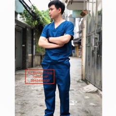 Bộ scrubs cao cấp - bộ blouse kỹ thuật viên nam cổ tim cộc tay màu xanh Navy cho bác sĩ, y tá, thẩm mỹ viện, spa