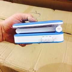 Đèn bàn bảo vệ thị lực 2 chế độ sáng, đèn LED cầm tay tích điện