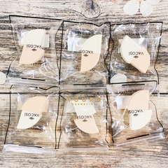 Bông Phấn Ướt Vacosi QUARTER SPONGE 2PCS Tam Giác Vuông BP11 (Bịch 2 Cái)