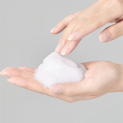Minisize 15g - Sữa rửa mặt se khít lỗ chân lông Innisfree tro núi lửa Volcanic Pore Cleansing Foam