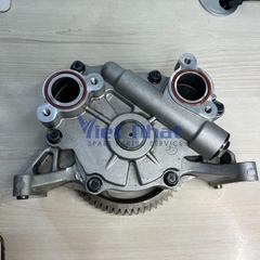 Bơm nhớt D6GA Hyundai R300-9 hàng Korea góc chụp thân bơm chi tiết