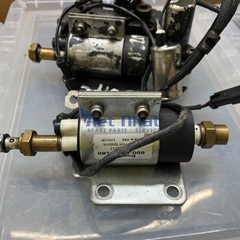 Bơm tiếp vận nhiên liệu Komatsu PC490-10 Airtex E1211 Carter USA mã 600-815-9180