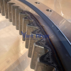 Cận cảnh răng mâm quay toa Hyundai HX300 bánh răng trong