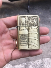 Bật lửa quẹt kiểu Zippo hình chai rượu