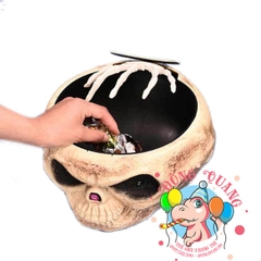 Đầu lâu đựng kẹo (treat or trick)