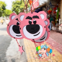 Đèn Trung thu gỗ Gấu dâu Lotso