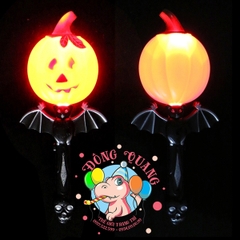 Đèn cầm tay bí ngô