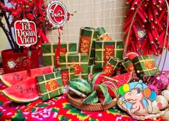 Bánh chưng, tét, dưa hấu giấy xếp