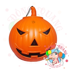 Bí ngô Halloween có nắp