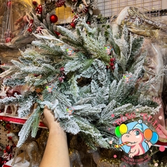 Dây trang trí 5 loại lá thông phủ tuyết cherry