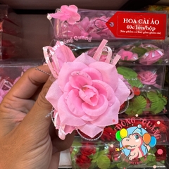 Hoa hồng cưới cài áo