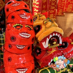 Đầu ông Địa múa Lân