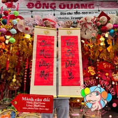 Mành tre câu đối dài chữ Tết thư pháp