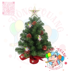 Cây thông mini xanh gắn trái thông