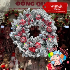 Vòng hoa 2 loại lá phủ tuyết gắn trái đỏ