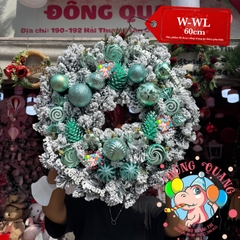 Vòng hoa đầu nhọn phủ tuyết