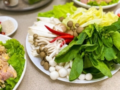 Lẩu gà ri set 4 người