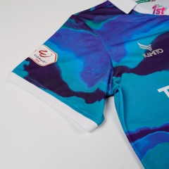 Áo thi đấu Topenland Bình Định 2022 màu xanh loang