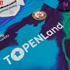 Áo thi đấu Topenland Bình Định 2022 màu xanh loang