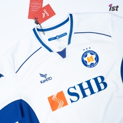 ÁO THI ĐẤU CLB BÓNG ĐÁ SHB ĐÀ NẴNG MÙA GIẢI V.LEAGUE 2024-2025 MÀU TRẮNG XANH KAMITO