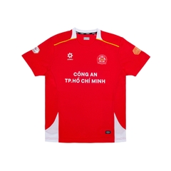 ÁO THI ĐẤU CLB BÓNG ĐÁ CÔNG AN TP. HỒ CHÍ MINH 2025/26 MÀU ĐỎ JOGARBOLA