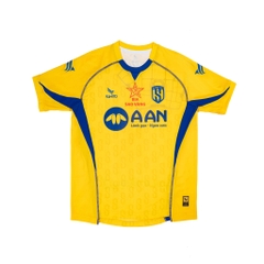 ÁO THI ĐẤU CLB BÓNG ĐÁ SÔNG LAM NGHỆ AN 2025/26 MÀU VÀNG KAMITO