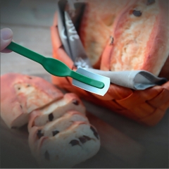 DC0021 - Dụng cụ Dao rạch viền bánh mỳ có cán cầm