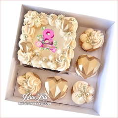 Hộp đựng bánh Cupcake 5 Lỗ (mẫu mới) kích thước 26x26x12cm (nắp giấy, kèm đế ở khay to)