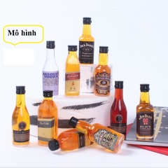 Chai rượu / chai bia trang trí bánh sinh nhật, bánh rau câu