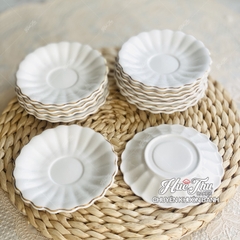 Đĩa Tròn Viền Vàng Lượn 11cm, Đĩa Sứ Tròn Đựng Bánh Bao, Trầu Cau, Xôi Cúng - trang trí đồ ăn, bàn tiệc, mâm cúng