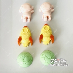 Khuôn silicon Tàu Vũ Trụ, Phi Hành Gia A147 (vỉ 6 hình) làm bánh rau câu 3D 4D nhấn xôi, fondant, socola, nến hanmade