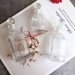 Chai Thủy Tinh Vân Sọc 150ml Đựng Sữa - trang trí bàn tiệc mâm cúng hiện đại phong cách Luxury