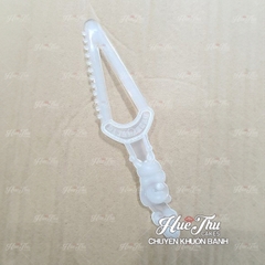 Dao nhựa cắt bánh kem, rau câu, bánh sinh nhật