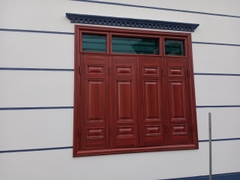 Cửa sổ thép vân gỗ ô thoáng kính