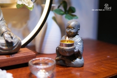 Tượng Đức Phật A Di Đà nâng Sen
