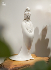 Quan Âm gốm trắng