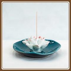 Đế cắm nhang trầm hoa sen