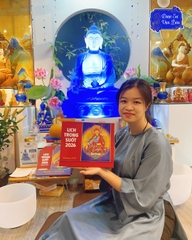 Lịch Trong Suốt Để Bàn 2026