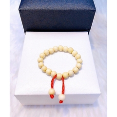 Vòng dâu tằm chỉ đỏ