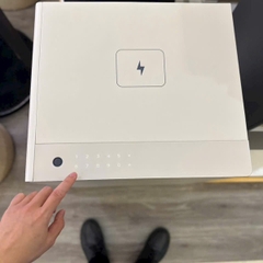 Két sắt Philips có sạc không dây SBX300