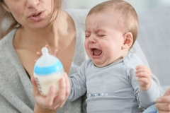 Khắc phục tình trạng mất sữa bằng máy hút sữa Breast Pump Hoa Anh Đào