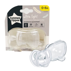 Ty ngậm silicon siêu nhẹ Tommee Tippee Ultra Light 0-6 tháng - Trắng