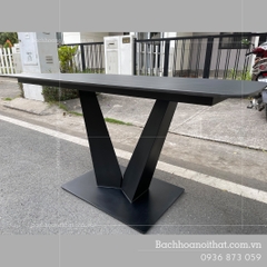 CHÂN BÀN ĂN CHỮ V