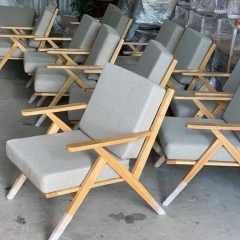 GHẾ SOFA TAY CHÉO ĐƠN GỖ CAO SU - SFG04