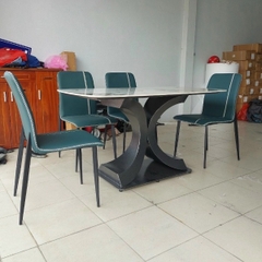 BÀN ĂN MẶT ĐÁ CHÂN SẮT CHỮ C HIỆN ĐẠI