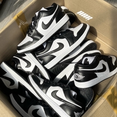 AIR JORDAN 1 LOW PANDA (DC0774 101)