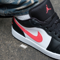 JORDAN 1 LOW BLACK SIREN RED - DC0774 004